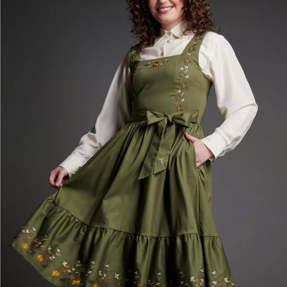 Her Universe The Lord of the Rings Hobbit Midi Dress - Picture 2 of 10